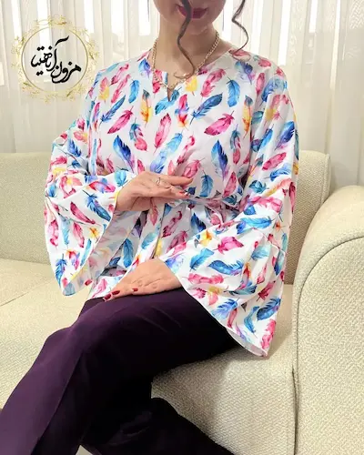 شومیز آستین کلوش سفید طرح پر رنگی لمیس