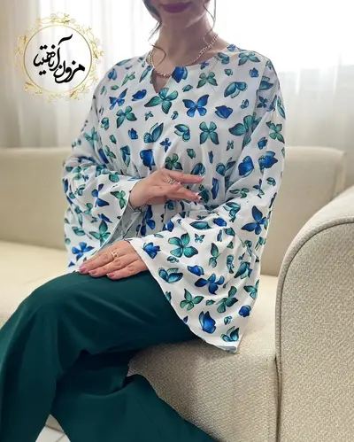 شومیز آستین کلوش سفید طرح پروانه لاجوردی