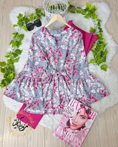 شومیز آستین کلوش طوسی طرح شکوفه سرخابی