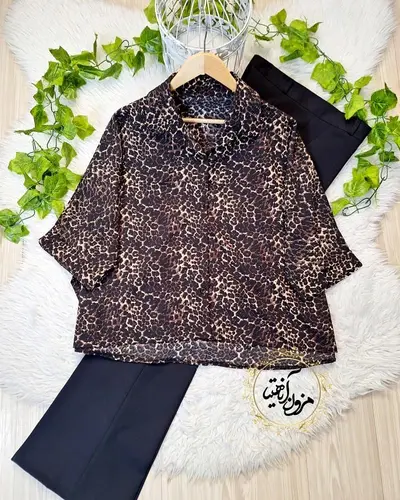 شومیز باکسی نسکافه ای مشکی طرح پلنگی نگین دار ژانیا