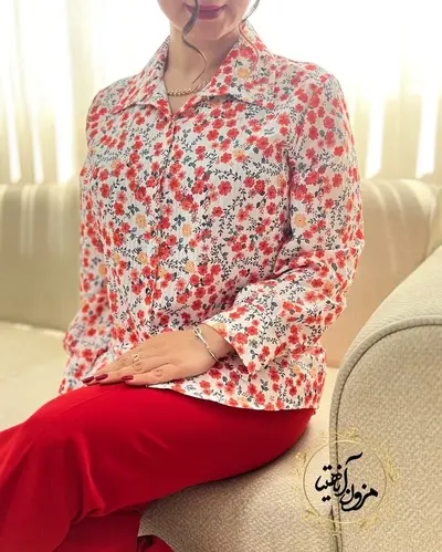 شومیز جلو دکمه سفید طرح ریسه برگ و شکوفه های مرجانی ماهیدا