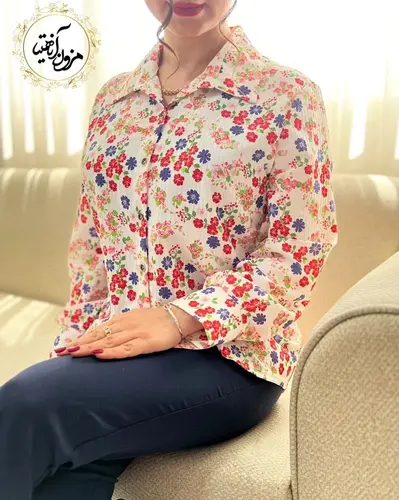 شومیز جلو دکمه سفید طرح شکوفه های رنگی قرمز سرمه ای سیران
