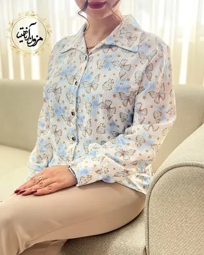 شومیز جلو دکمه سفید طرح پروانه های آبی پاستیلی پرگل