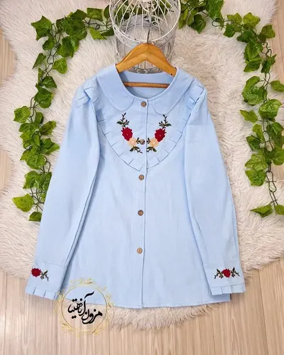 شومیز جلو دکمه لینن آبی طرح گلدوزی 