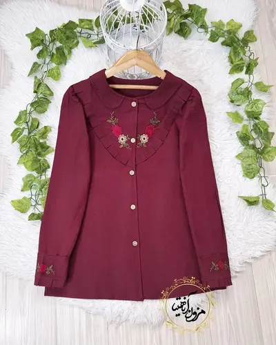 شومیز جلو دکمه لینن آلبالویی طرح گلدوزی 