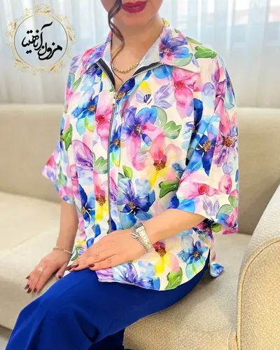شومیز جلو زیپ دار سفید طرح گلهای رنگی سیتا