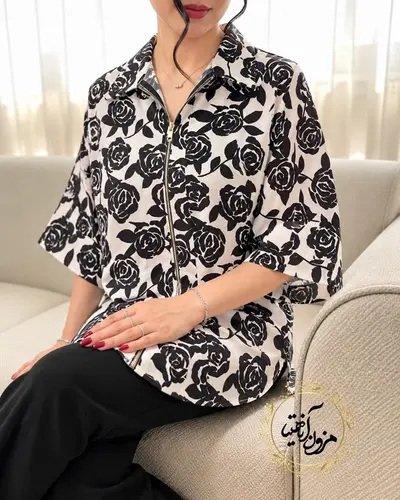 شومیز جلو زیپ دار کرم مشکی طرح گل های رز تی گل