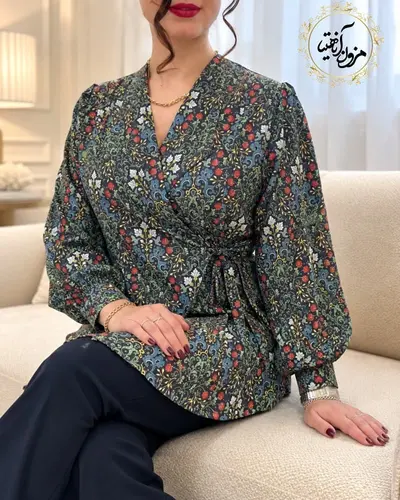 شومیز مدل لنگی سبز طرح برگ و گلبرگهای سنتی رنگی میانا