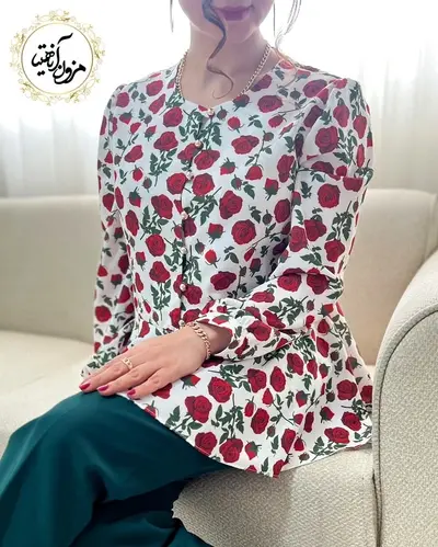 شومیز پایین کلوش سفید طرح گل های رز قرمز کرشمه