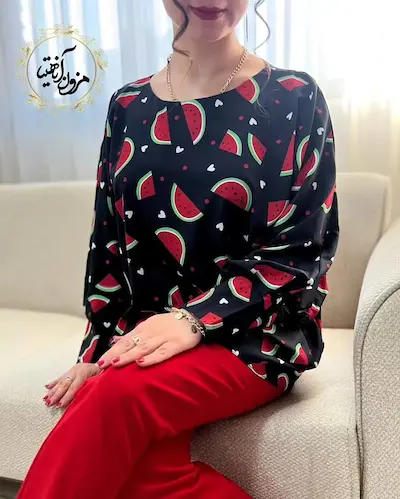 شومیز کیمونو بگ زمینه مشکی طرح هندونه ای و قلب ریز آسوده