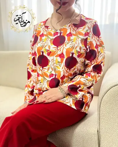 شومیز یقه دلبری سفید قرمز طرح انار برگ نارنجی پاییزان