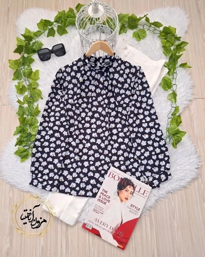 شومیز یقه پیله دار مشکی طرح شکوفه ریز سفید آروا سایز-1-تخفیفی