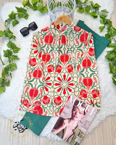 شومیز یقه پیله دار کرم سبز طرح انار قرمز آنارام سایز-2-تخفیفی