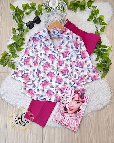 شومیز یقه کتی سفید طرح گلهای سرخابی رزان