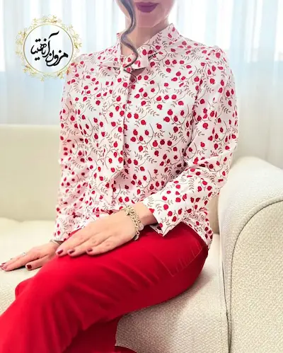 شومیز یقه کراواتی سفید طرح انار ریز شاخه طلایی نارمک