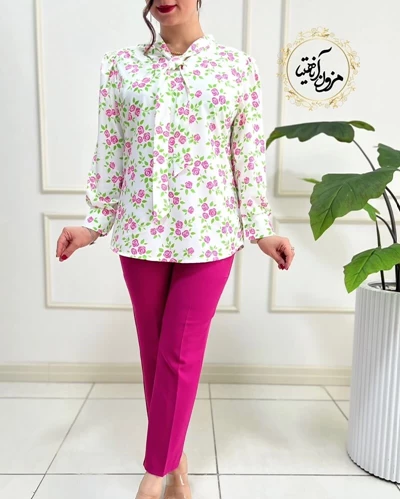 شومیز یقه کراواتی سفید طرح گلهای سرخابی شیدا