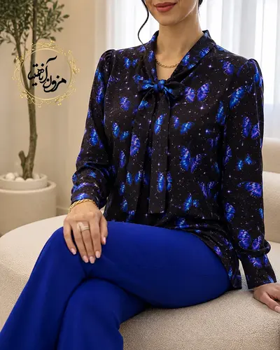 شومیز یقه کراواتی مشکی طرح پروانه های کهکشانی 